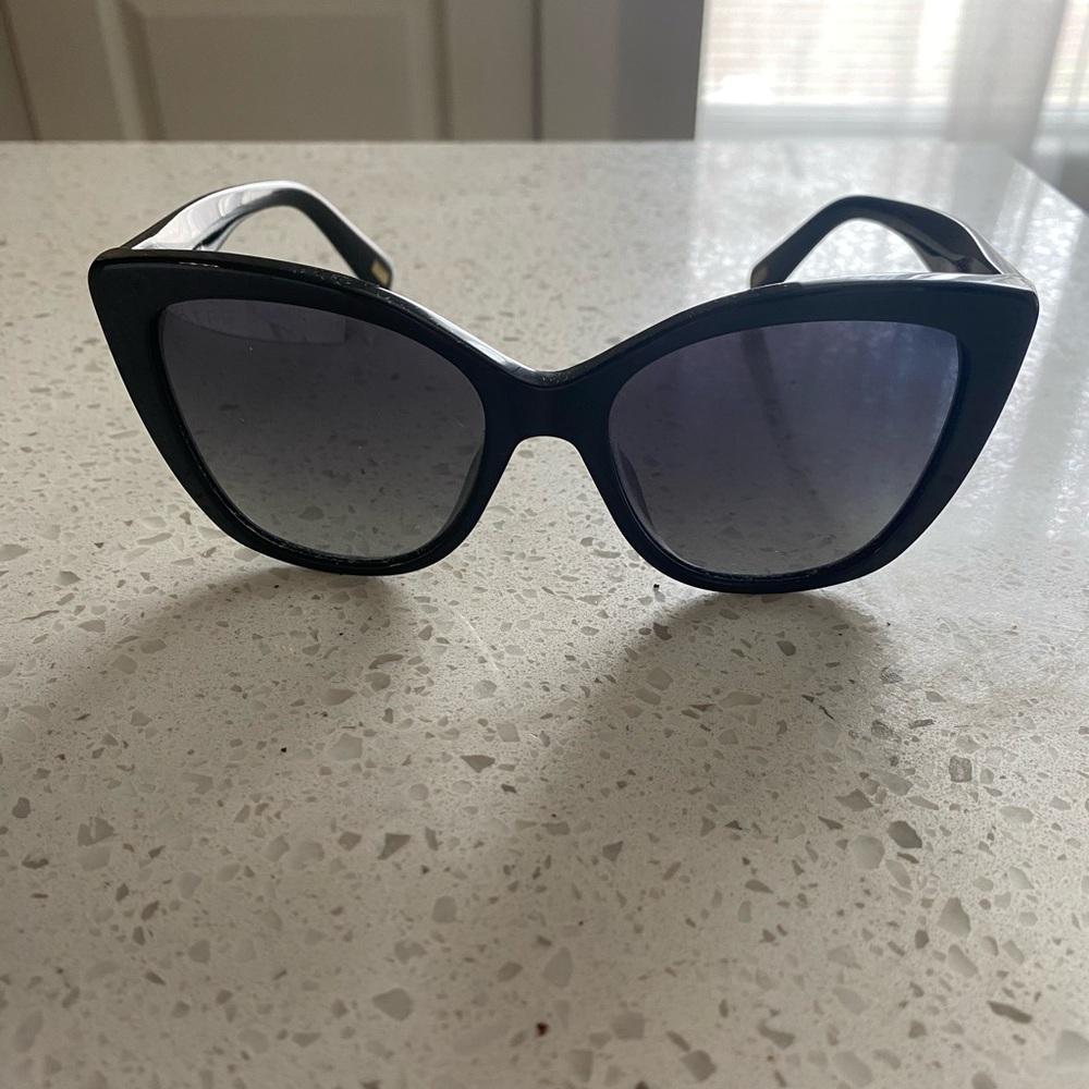 Diff “Khloe” Cat Eye sunglasses